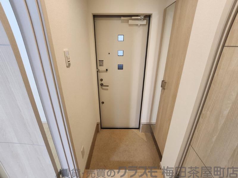 19/30 玄関