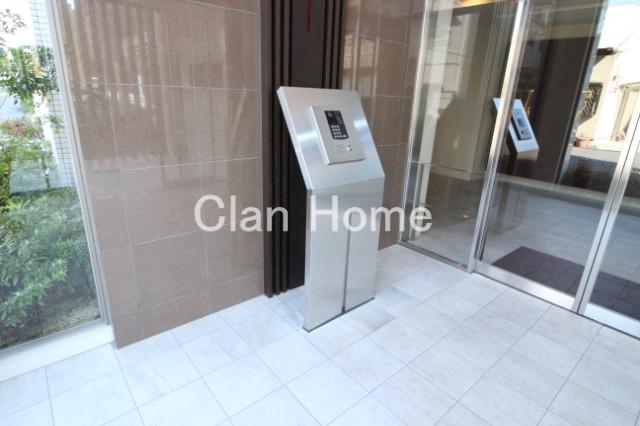 26/30 エントランス