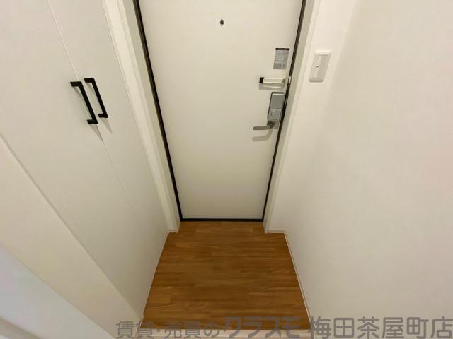 19/30 玄関