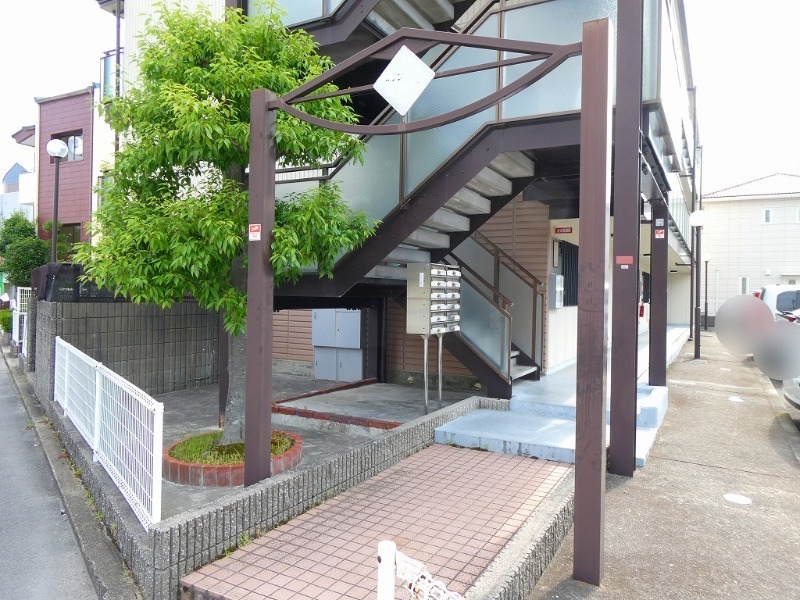 28/30 エントランス