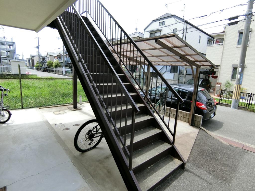 26/30 エントランス