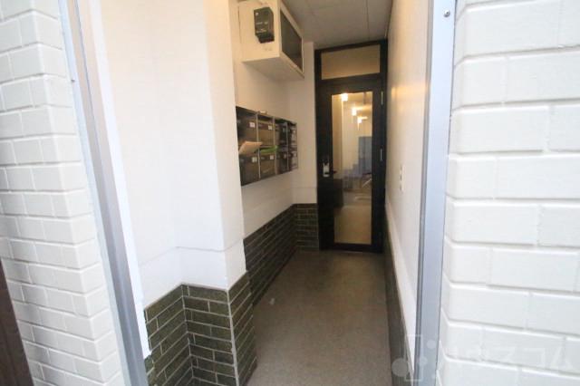 21/30 エントランス