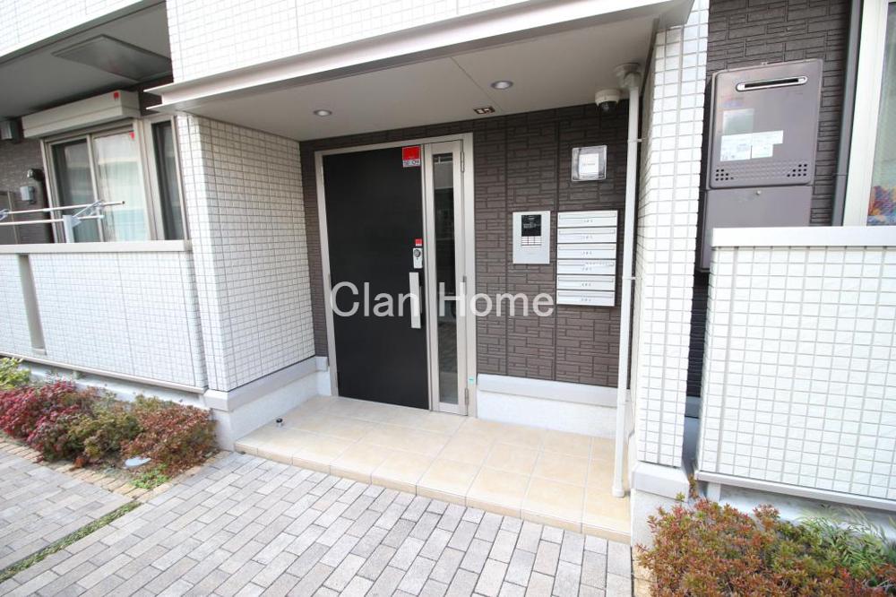 28/30 エントランス