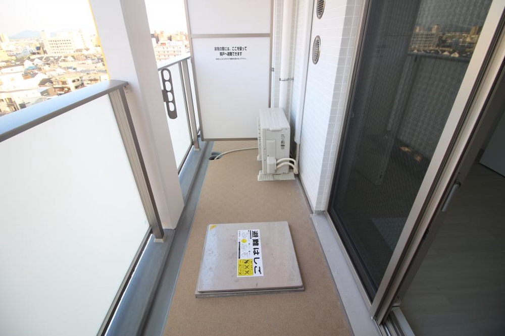 23/30 バルコニー