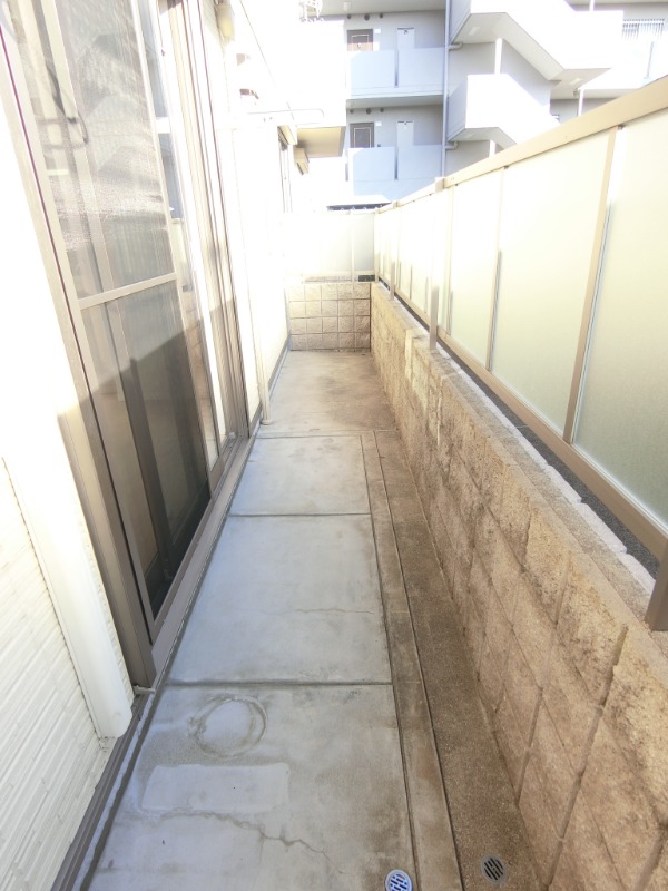 23/30 バルコニー