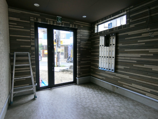 27/30 エントランス