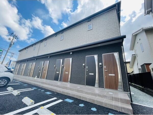 13/18 エントランス