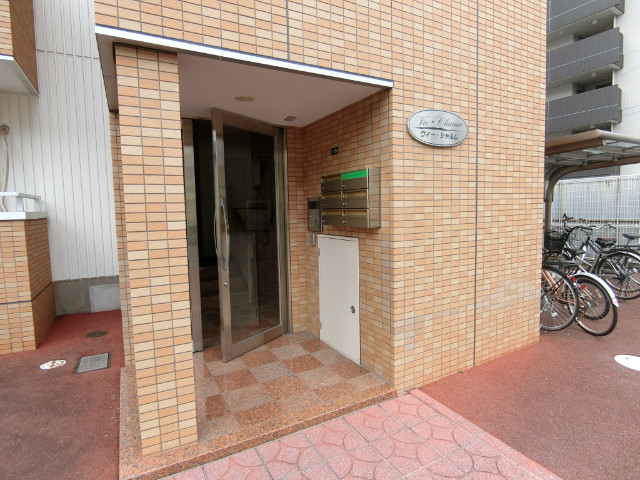 26/30 エントランス