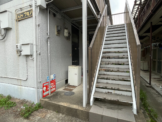 26/30 エントランス