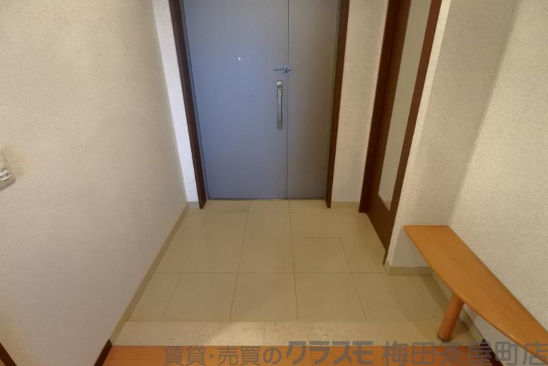 19/30 玄関