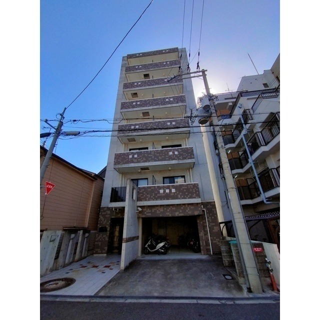 17/30 エントランス