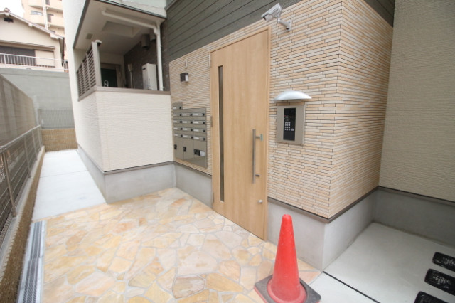 25/30 エントランス