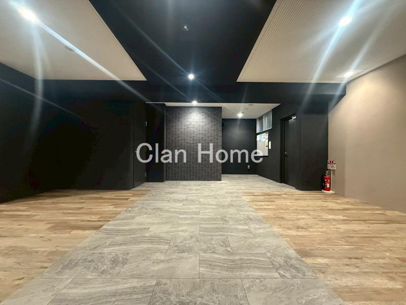 27/30 エントランス