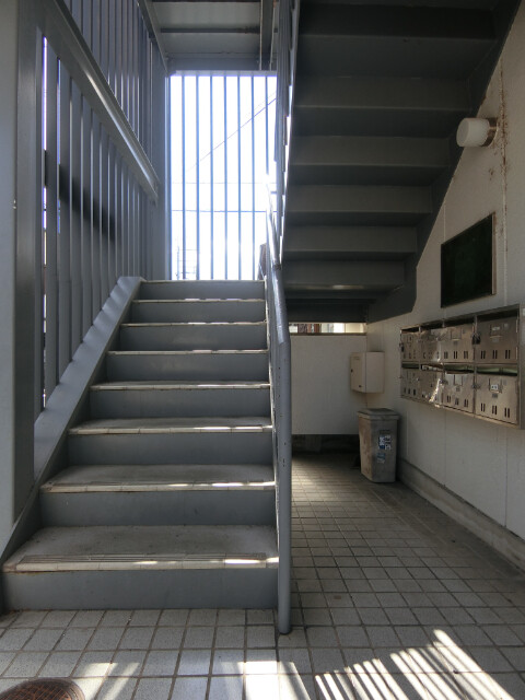 28/30 エントランス