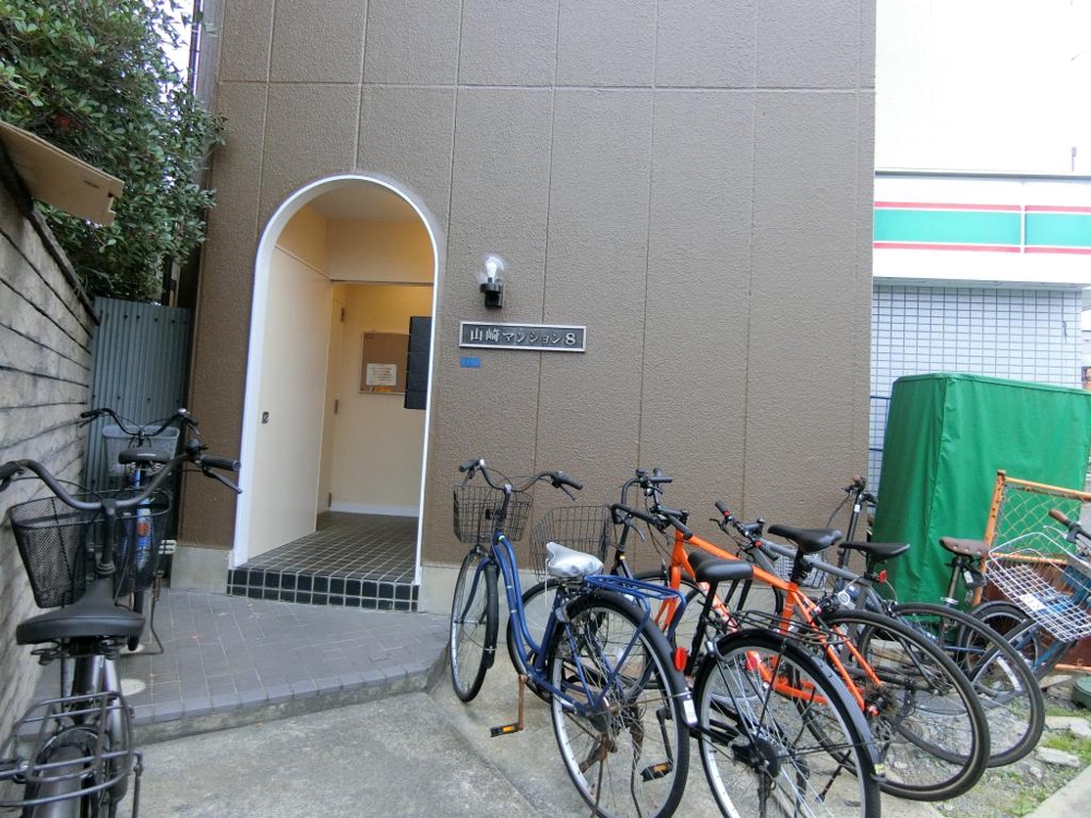 3/7 エントランス