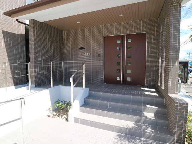 25/29 エントランス