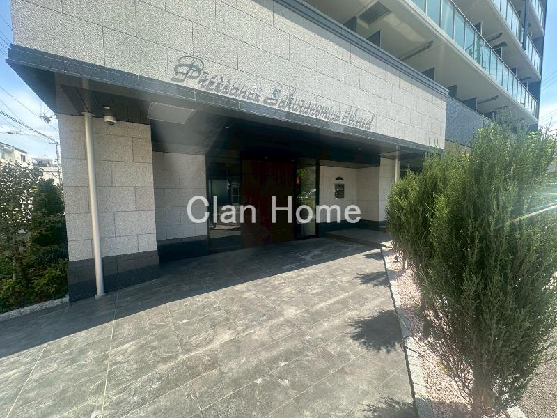 25/30 エントランス