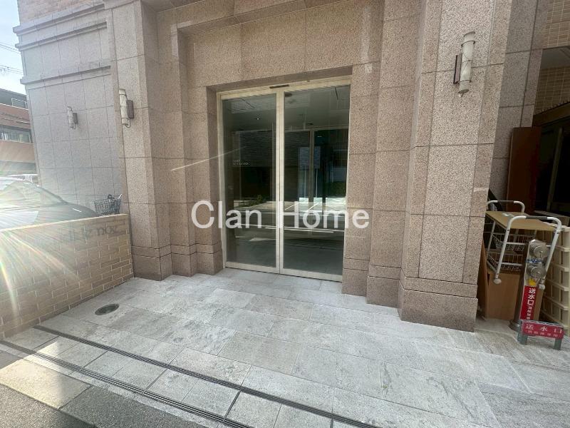 25/30 エントランス