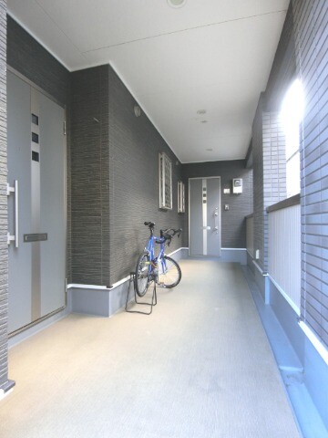 28/30 エントランス