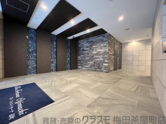 26/30 エントランス