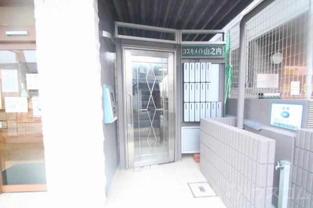 25/30 エントランス