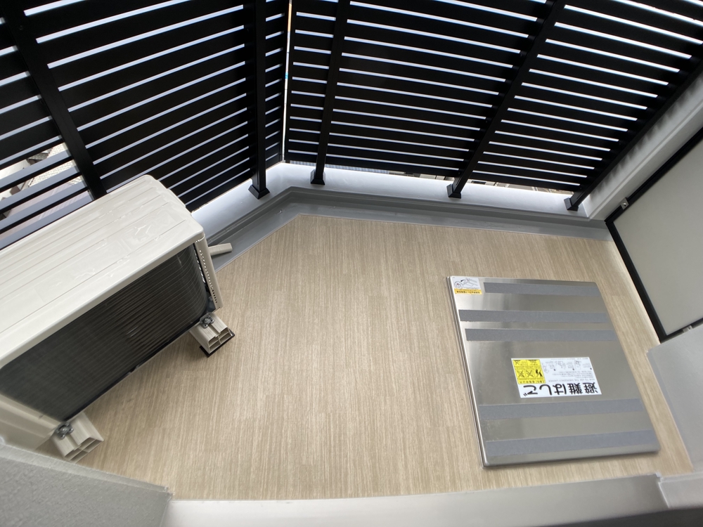 21/30 バルコニー