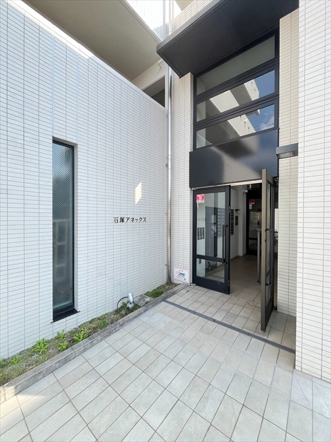 26/30 エントランス