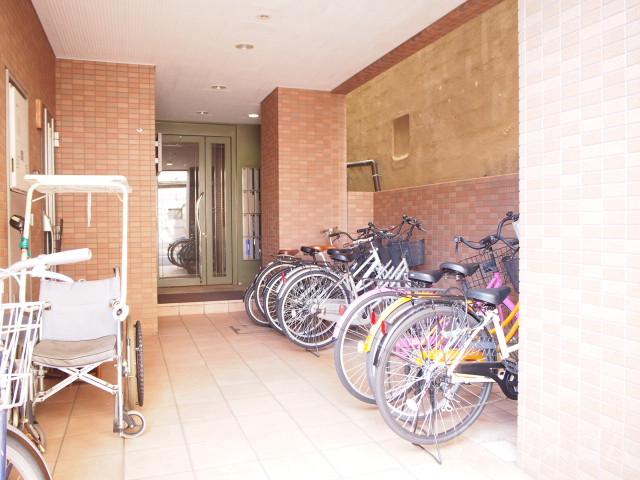 28/30 エントランス