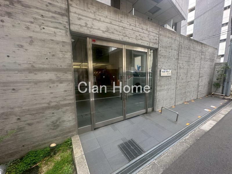 25/30 エントランス