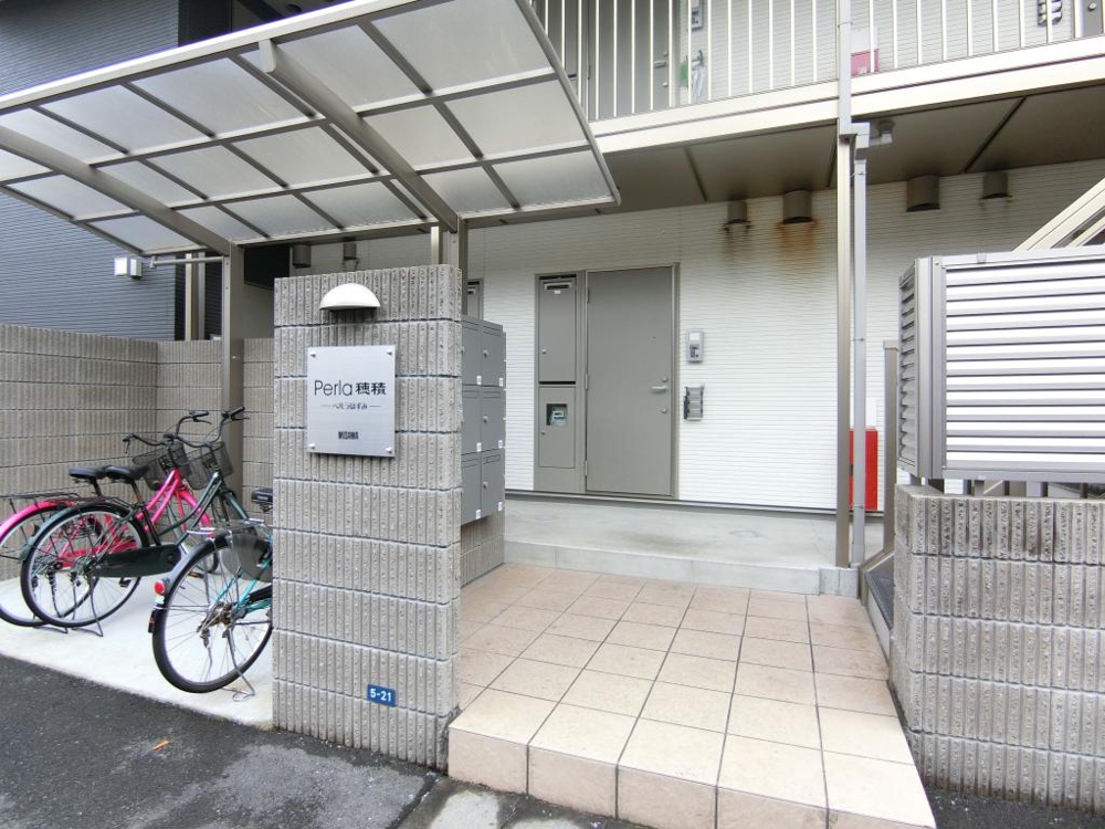 28/30 エントランス