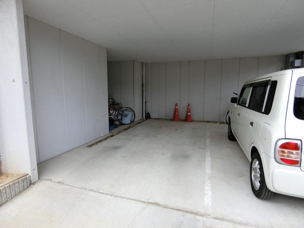 25/30 駐車場