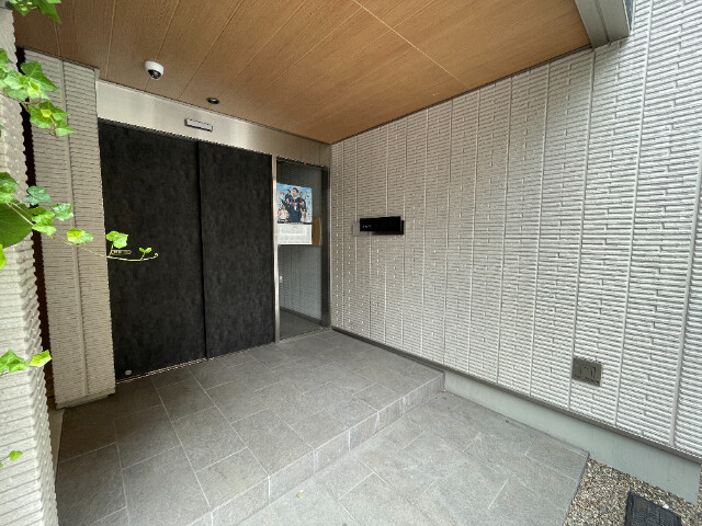 28/29 エントランス