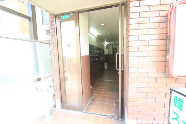 28/30 エントランス