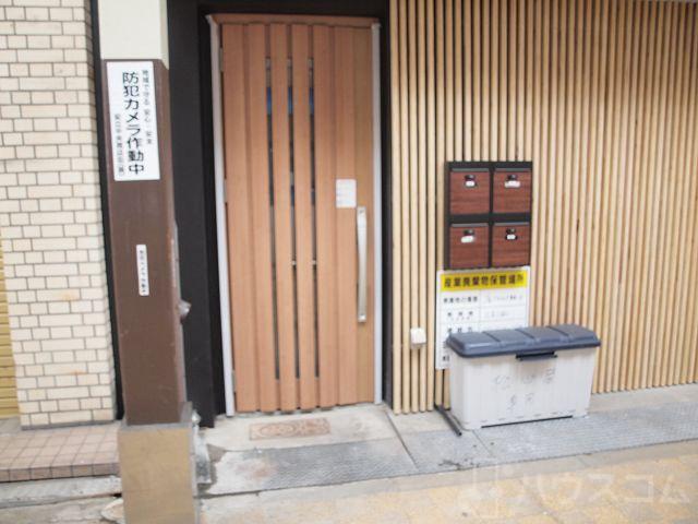 28/30 エントランス