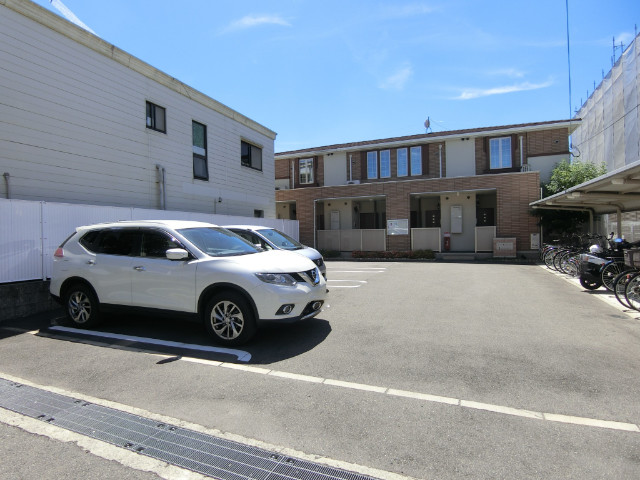 27/30 駐車場