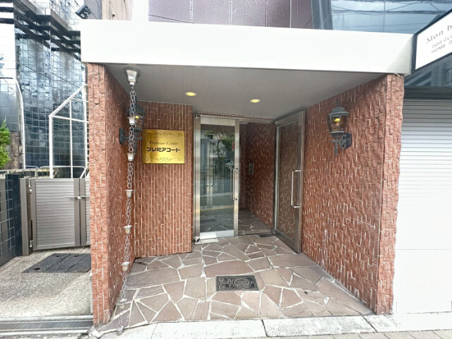 27/30 エントランス