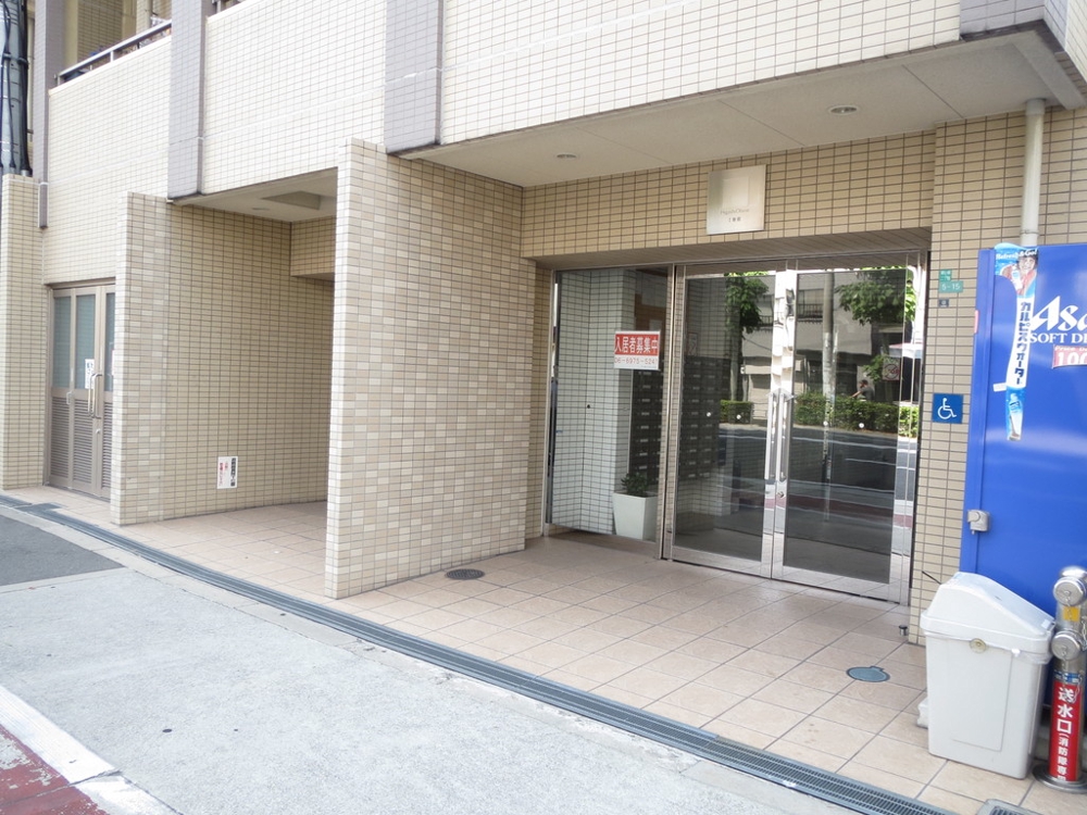 20/27 エントランス