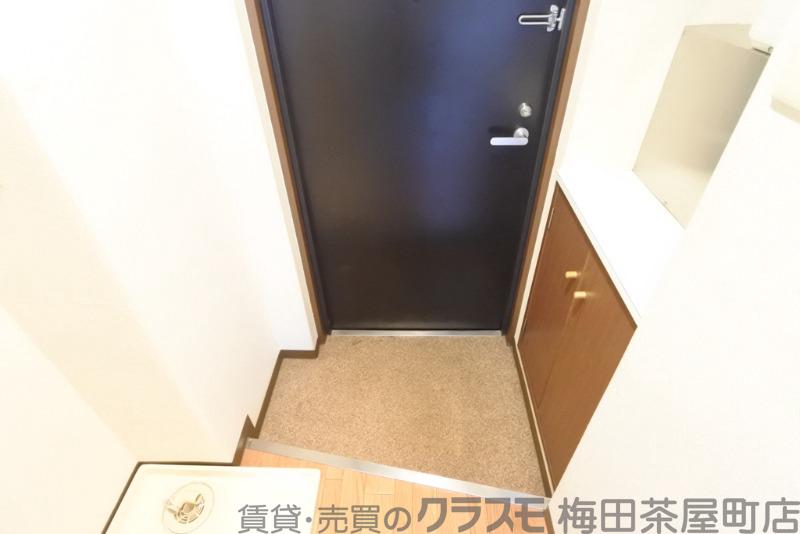 16/30 玄関