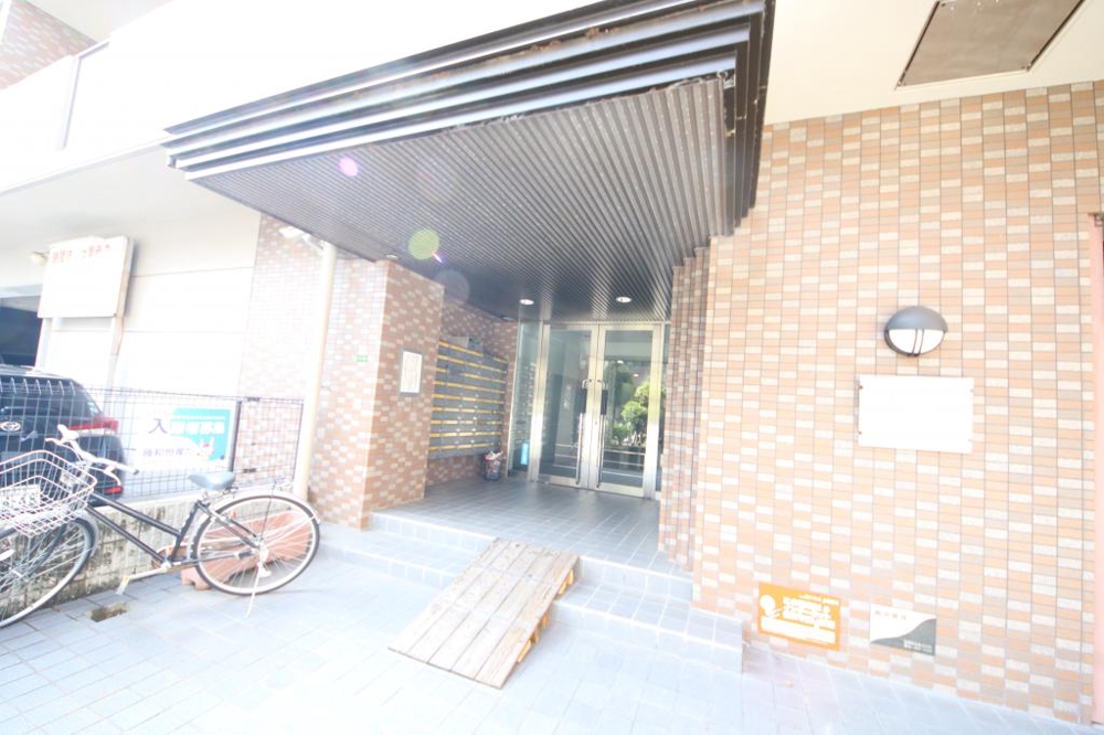 2/5 エントランス