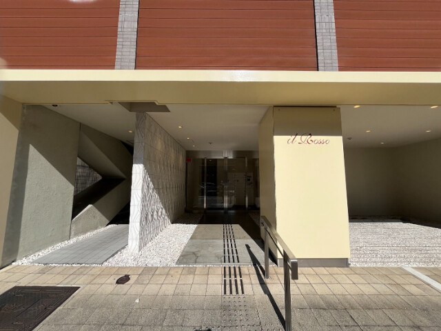 18/19 エントランス