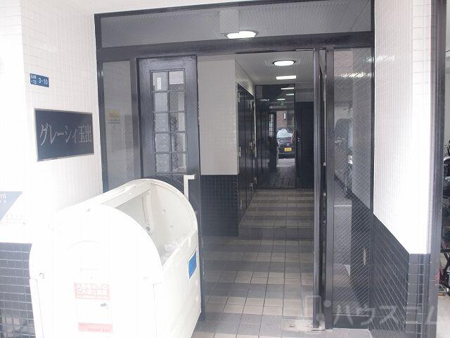 26/30 エントランス