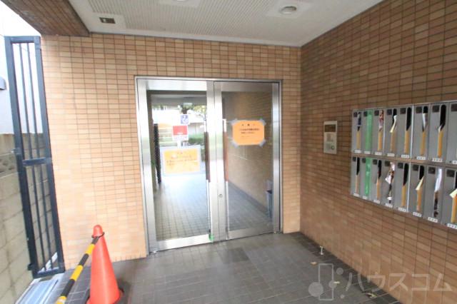 2/4 エントランス