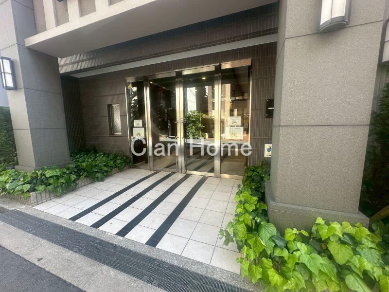 24/30 エントランス