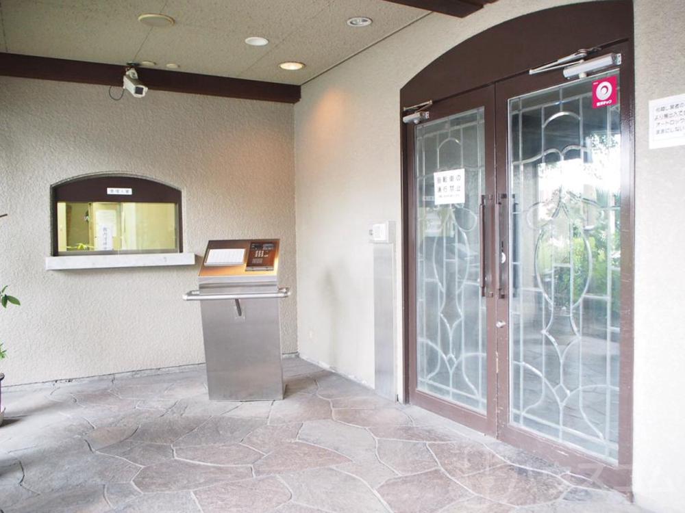 28/30 エントランス