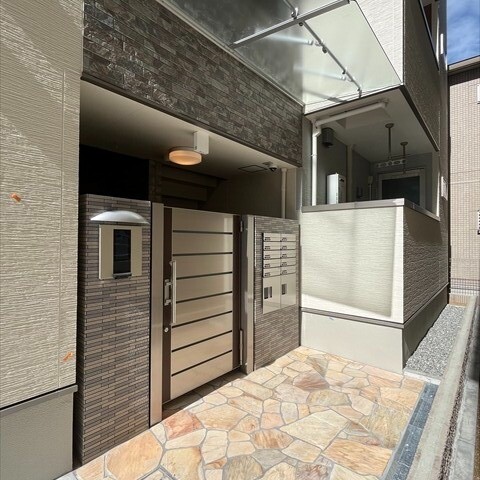 25/30 エントランス