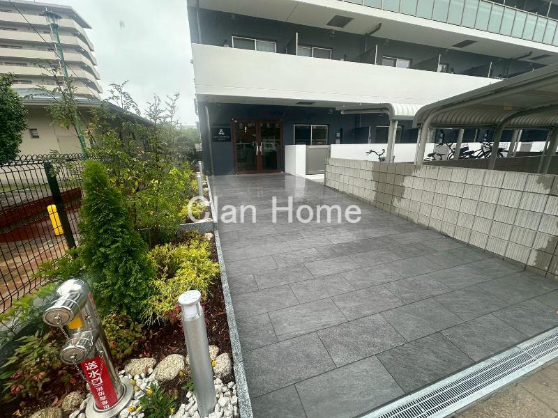 26/30 エントランス