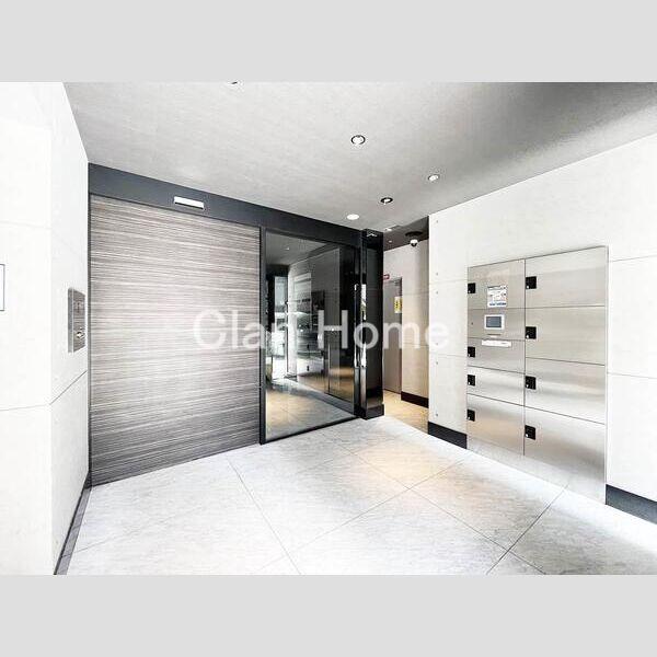 16/19 エントランス