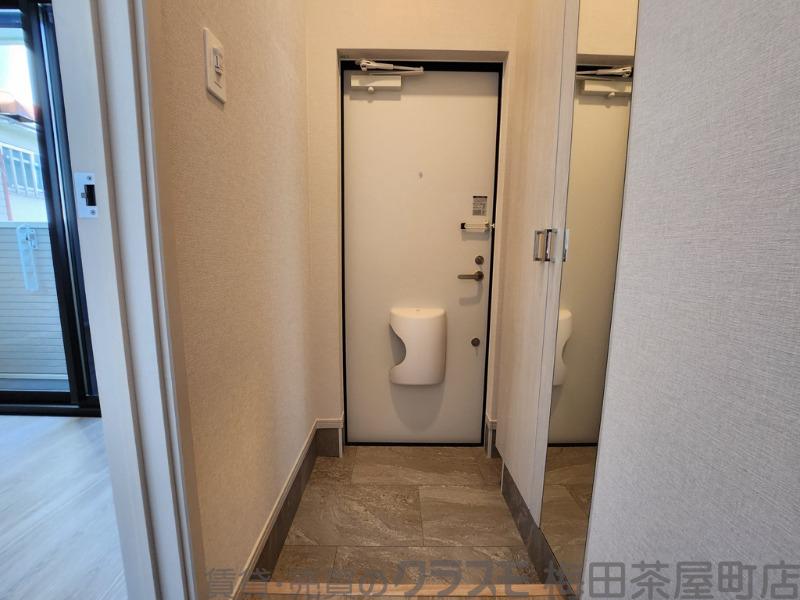 19/30 玄関