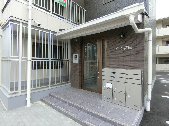 27/30 エントランス