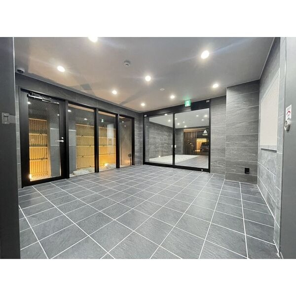 19/20 エントランス